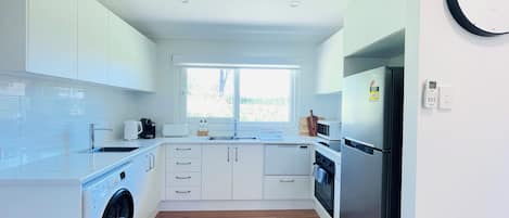 Microones, forn, placa de cuina i rentaplats