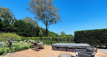 Beautiful 2-bedroom garden cottage in Bowral. Family friendly!