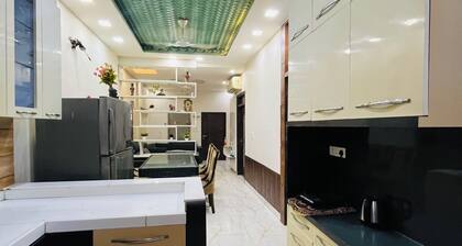 Spacious 4-bedroom apartment with WiFi, AC in vibrant Jaipur