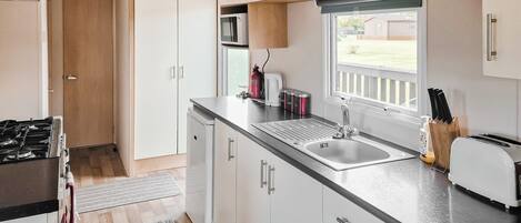 Fridge, oven, stovetop, toaster