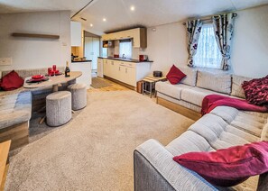 Living area - Angus Vacation Holiday Home (Alyth, Perthshire)