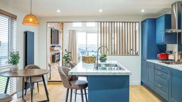 Fridge, oven, stovetop, toaster