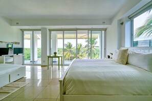 3 habitaciones, caja de seguridad en la habitación y escritorio