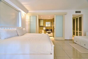 3 bedrooms, in-room safe, desk, iron/ironing board