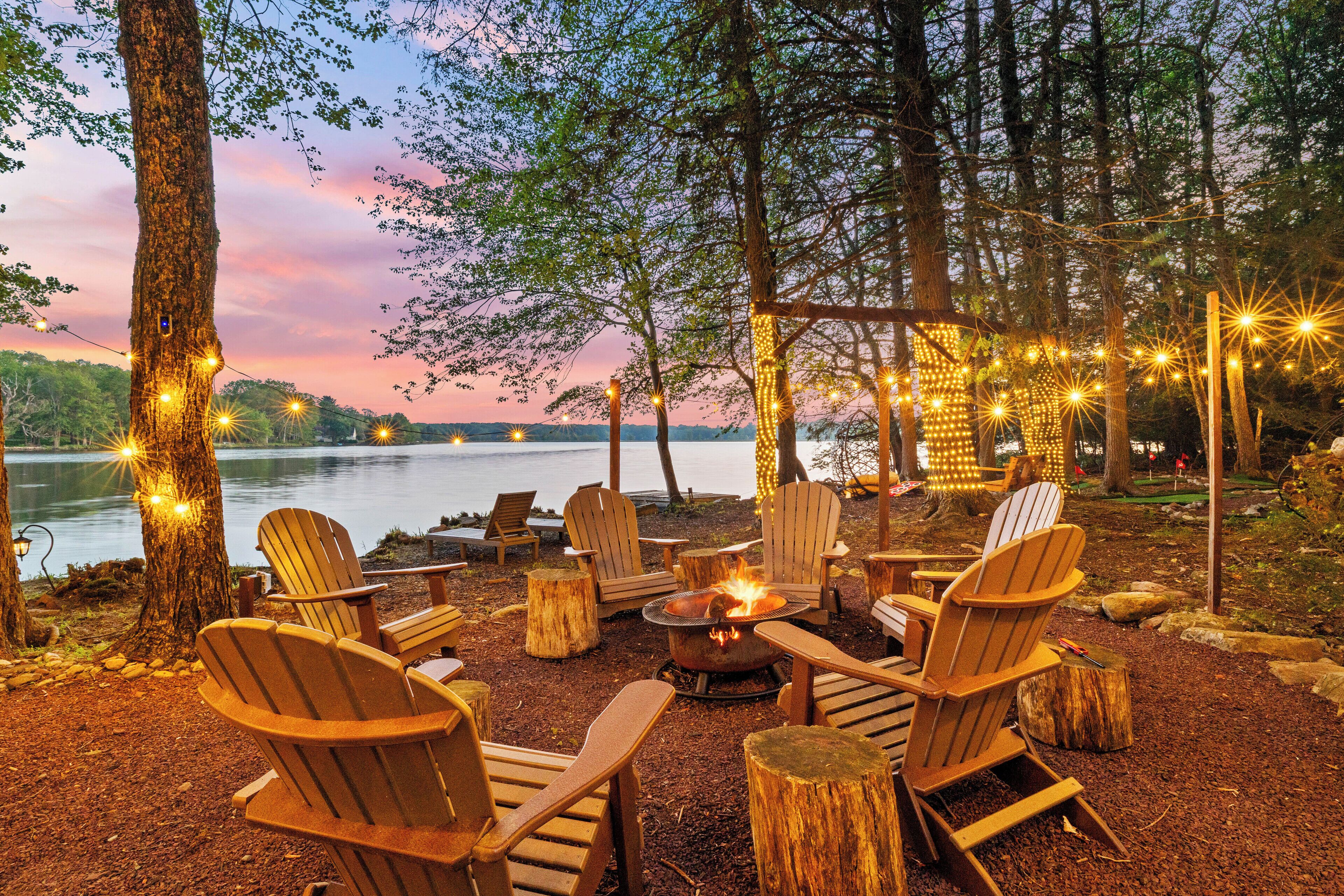 Waterfront getaway with firepit—ideal for gatherings, stargazing! 