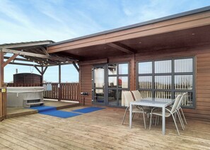 Outdoor dining - Cathedral View 4 Pet (Ely)