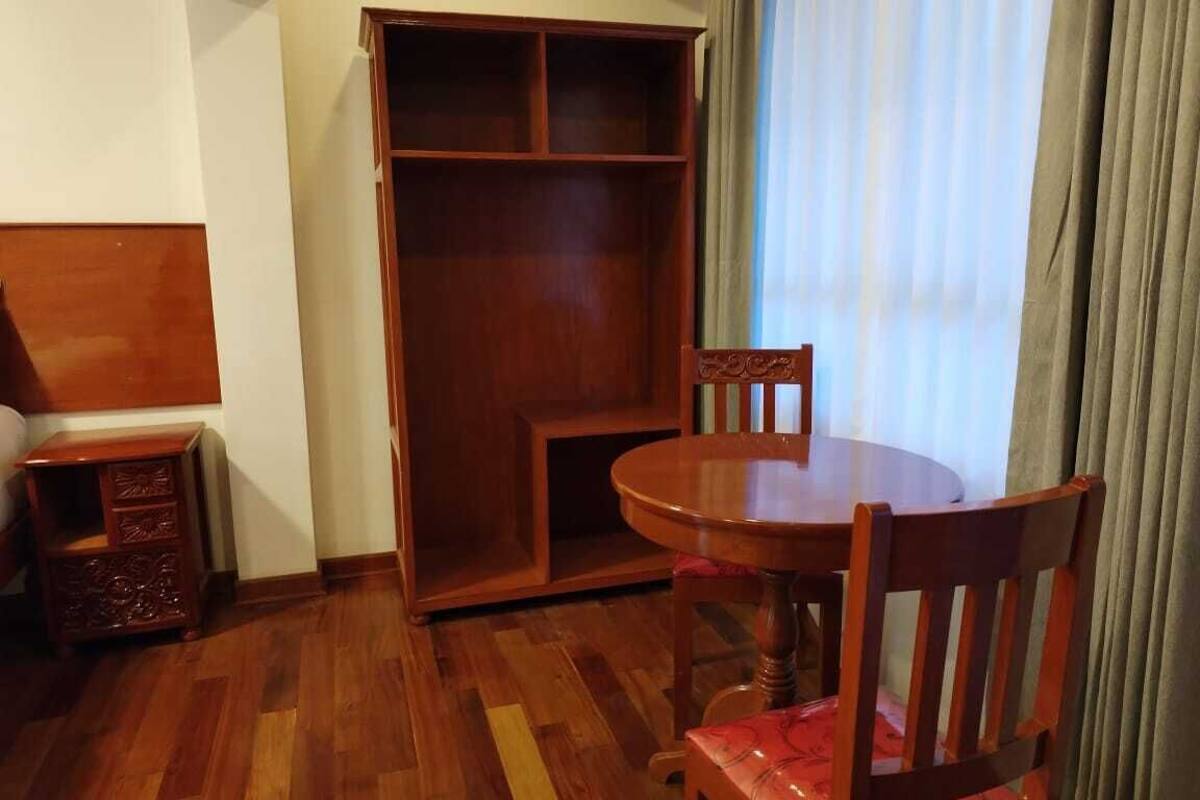 Studio Suite dành cho gia đình | Két bảo mật tại phòng, bàn, khu vực làm việc phù hợp cho laptop 