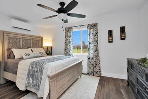 2 bedrooms, desk, iron/ironing board, WiFi