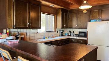 Micro-ondes, plaque de cuisson, lave-vaisselle