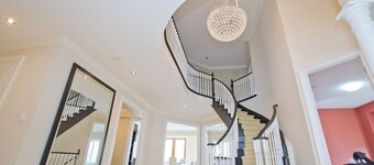 6000 sqft Executive 6 BR Home in Prestigious Area