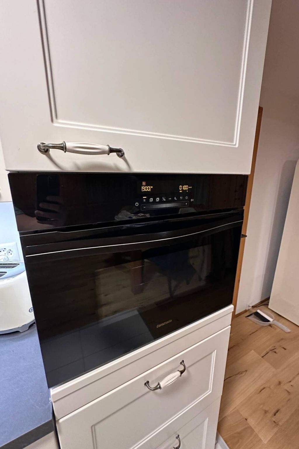 Frigorifero, lavastoviglie, pentole/stoviglie/utensili