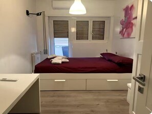 3 bedrooms, iron/ironing board, travel cot, WiFi