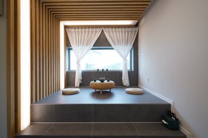 Premium Duplex - Private Pool, Warm Water (100,000 KRW / Pay on site / 34°C until 20PM) | Desk, free WiFi