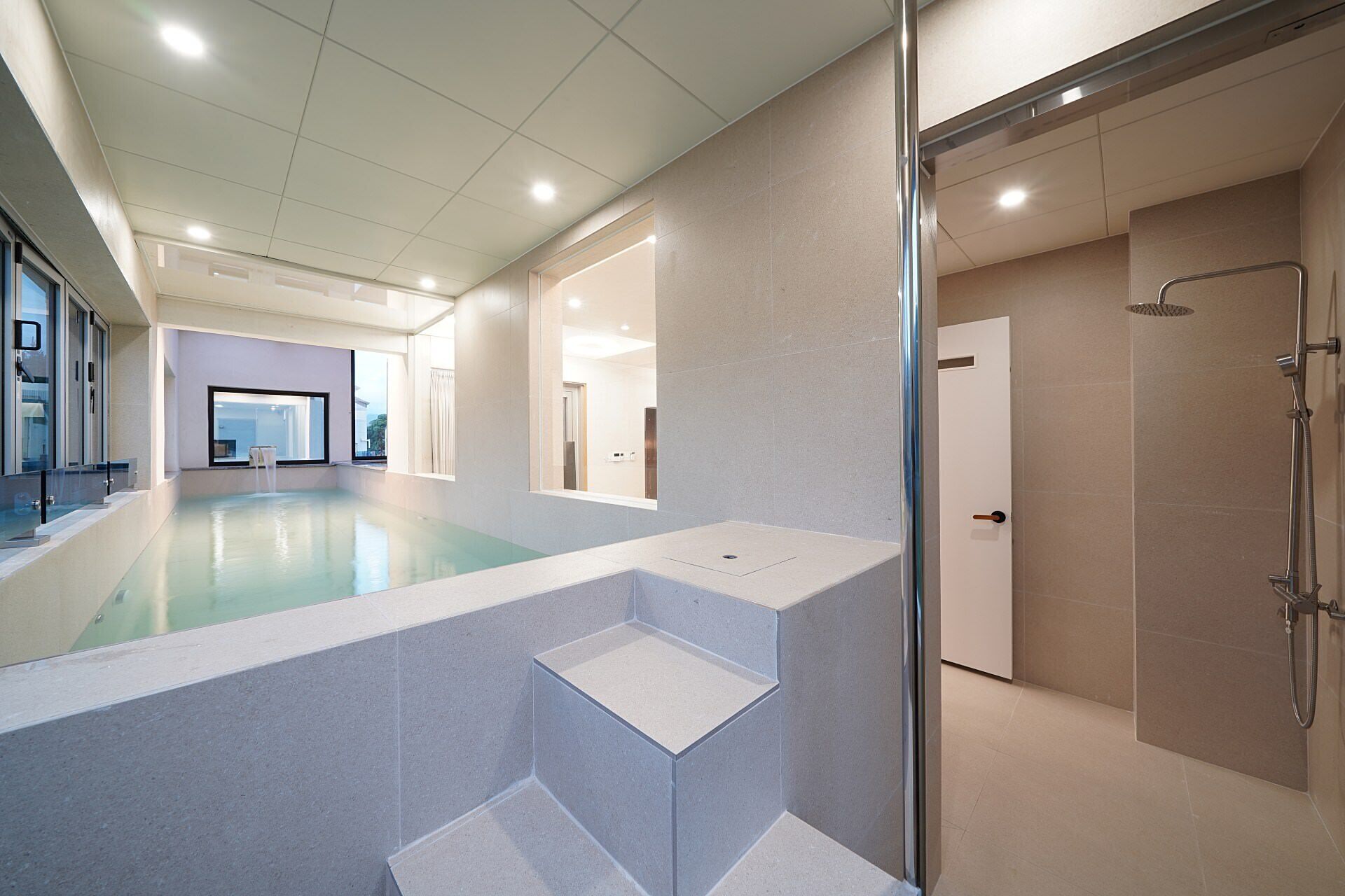 Signature Duplex - Private Pool, Warm Water (100,000 KRW / Pay on site / 34°C until 20PM) | 私人游泳池