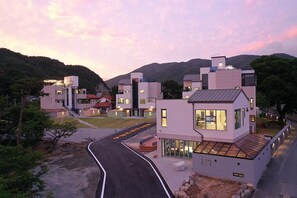 Reception - Run to you fullvilla (Gyeongju)