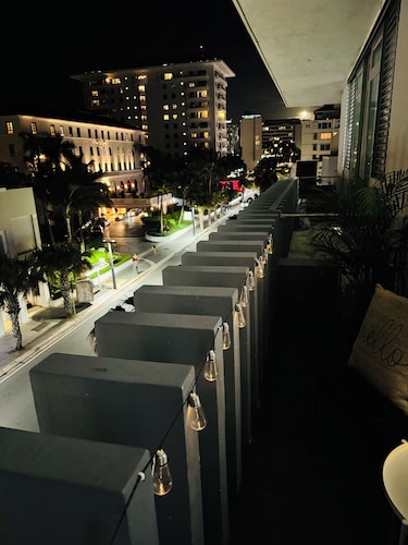Cozy condo with WiFi and AC in the heart of condado