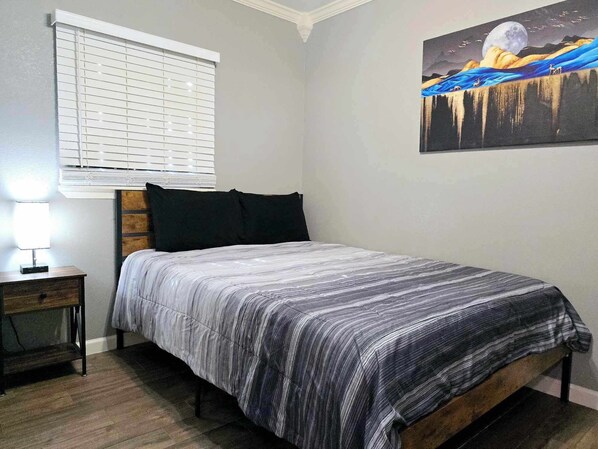 1 bedroom, WiFi, bed sheets