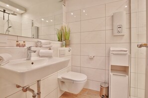 Shower, hair dryer - Haus Adria Apartment 28 Küstenliebe - Haus Adria (Scharbeutz)
