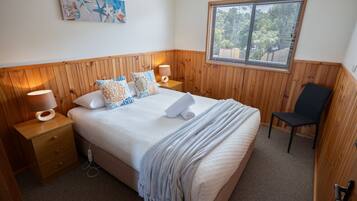 2 bedrooms, desk, iron/ironing board, free WiFi