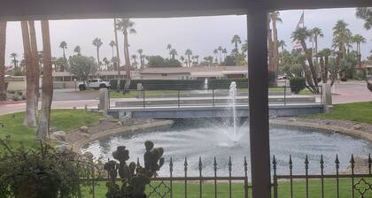 Family friendly, Charming 2-bedroom house with WiFi, AC in serene Rancho Mirage.