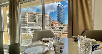 This condominium is a 2 bedroom(s), 1 bathrooms, located in Beausoleil (06240), AL.