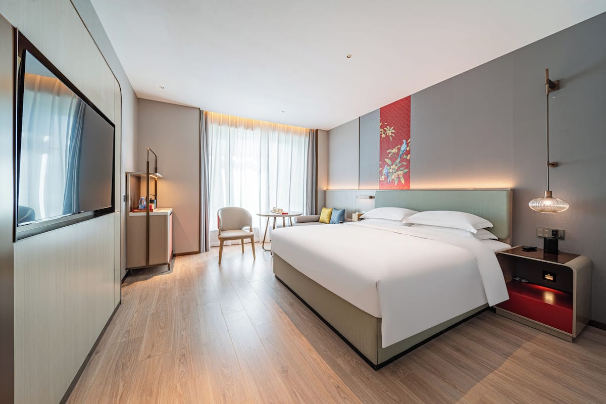 1 bilik tidur, busa memori, meja, ruang kerja komputer riba
