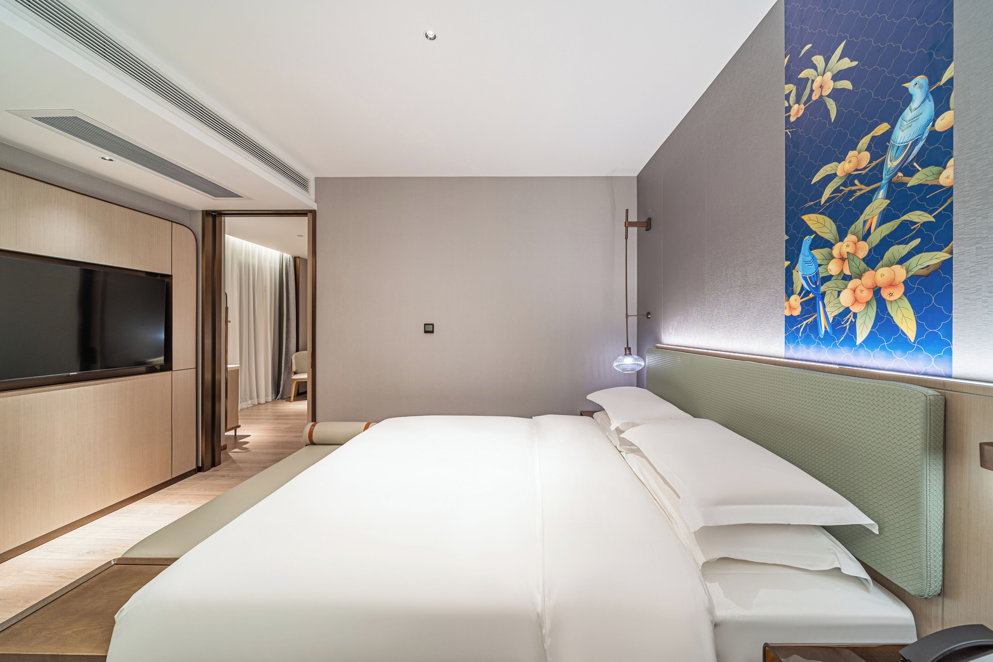 Phòng Suite Executive, quang cảnh thành phố | Nệm cao su hoạt tính (memory foam), bàn 