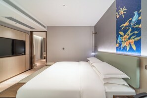 Suite Exécutive, vue ville | Matelas mémoire de forme, bureau