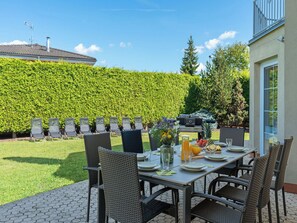 Outdoor dining - Garden & Terrace Villa by Interhome (Karlin Liben)