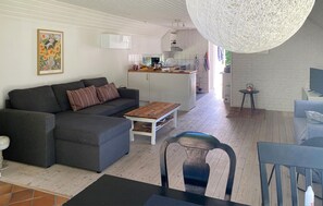 TV - Awesome home in Frederiksværk with WiFi (Frederiksværk)