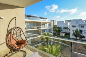 Superior Apartment, Resort View | Balcony - New Vidamar Apartment with Pool & Tennis (Acapulco)