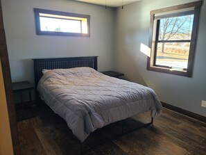 3 Schlafzimmer, Reisekinderbett, kostenloses WLAN, Bettwäsche