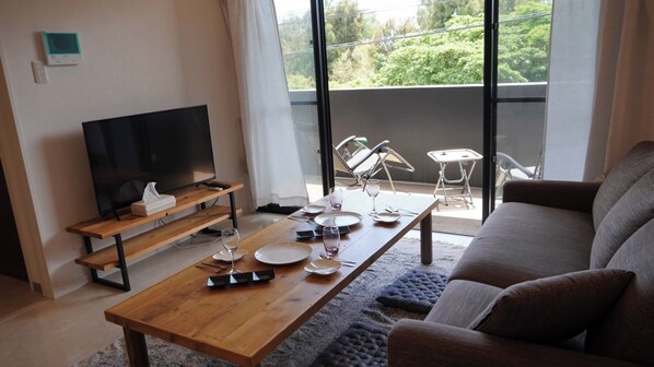 TV - Room 202 Maximum 8 people Openair condominium / Kunigami-gun Okinawa (Kunigami-gun)