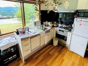 Fridge, microwave, stovetop, cookware/dishes/utensils