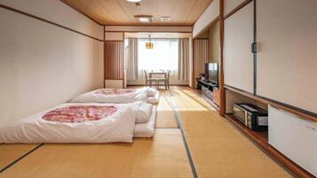 1 bedroom, desk, free WiFi, bed sheets