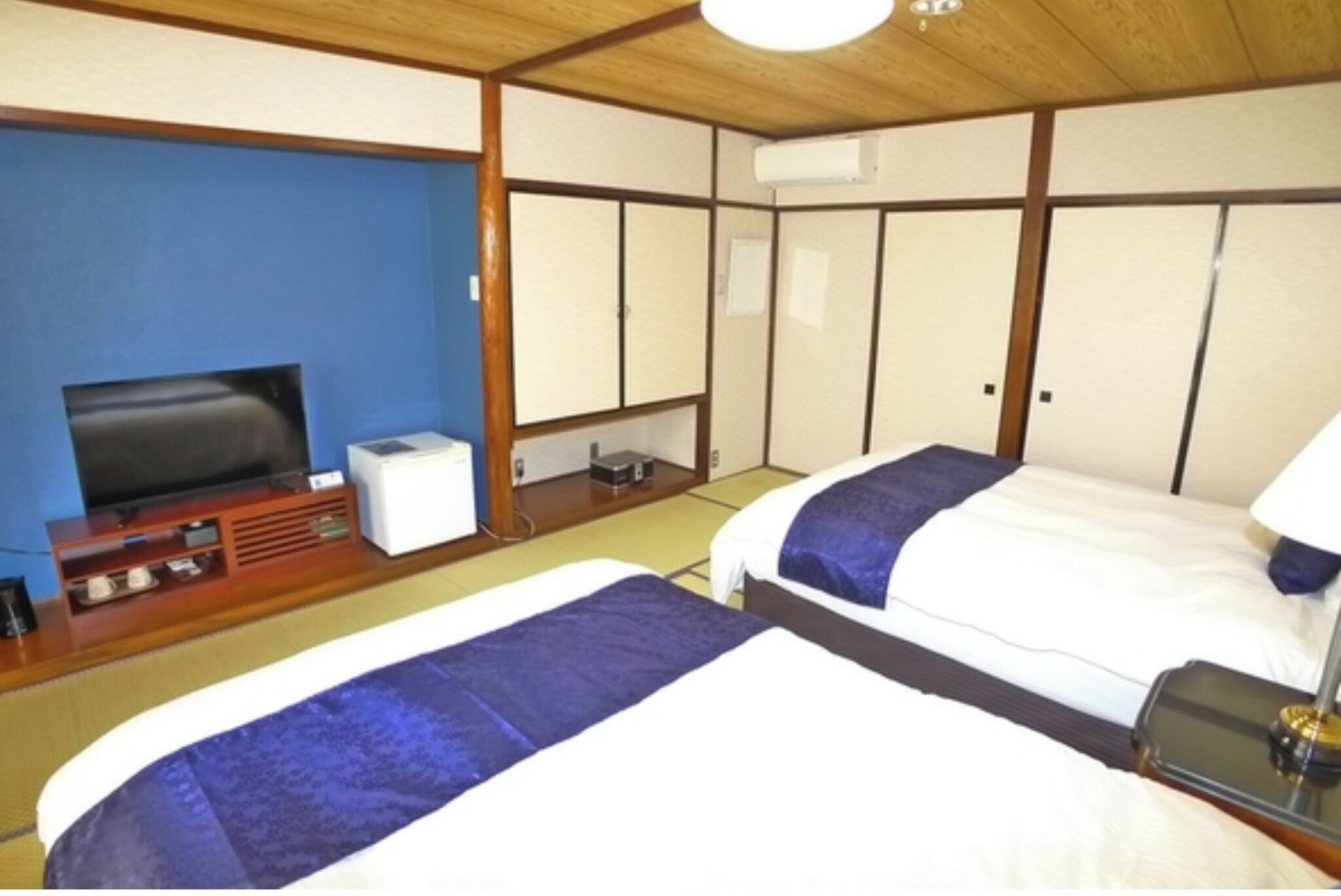 1 bedroom, desk, free WiFi, bed sheets