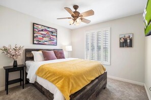 4 bedrooms, in-room safe, desk, iron/ironing board