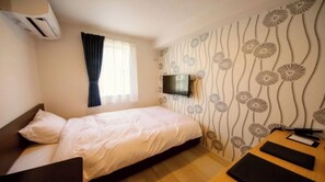 1 bedroom, desk, free WiFi, bed sheets