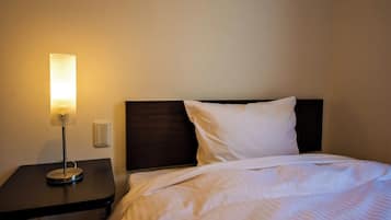 1 bedroom, desk, free WiFi, bed sheets