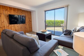 Smart TV - Etosha Villa @ Blue Seas (Scamander)