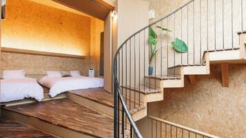 3 bedrooms, desk, iron/ironing board, free WiFi