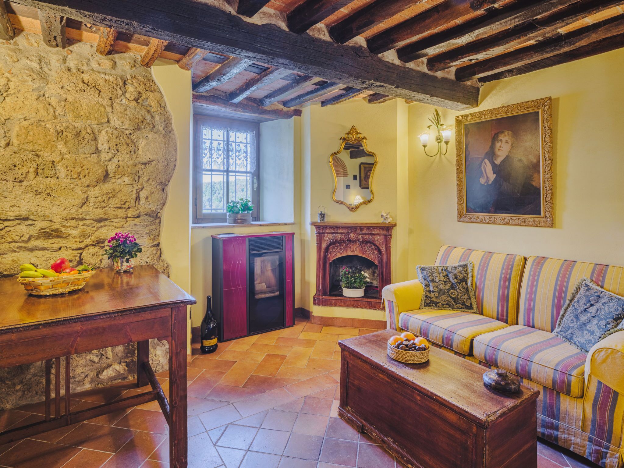 Televisión, chimenea