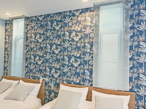 1 bedroom, desk, free WiFi, bed sheets