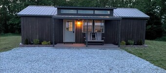 Secluded cottage, sleeps 4, private and peaceful