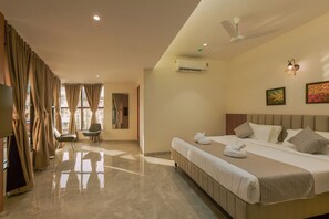Superior Room | Desk, laptop workspace, iron/ironing board, rollaway beds - Hotel Shoolin Comforts (Mangaluru)