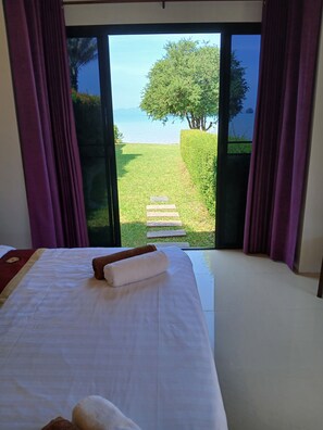 2 bedrooms, in-room safe, iron/ironing board, travel cot