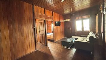 Villa, 2 habitaciones | Escritorio, cortinas opacas, wifi gratis y ropa de cama