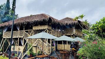 Façana frontal de l'allotjament