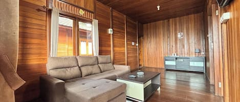 Villa, 2 soverom | Skrivebord, blendingsgardiner, wi-fi (inkludert) og sengetøy