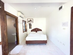 Double Room | Free WiFi, bed sheets